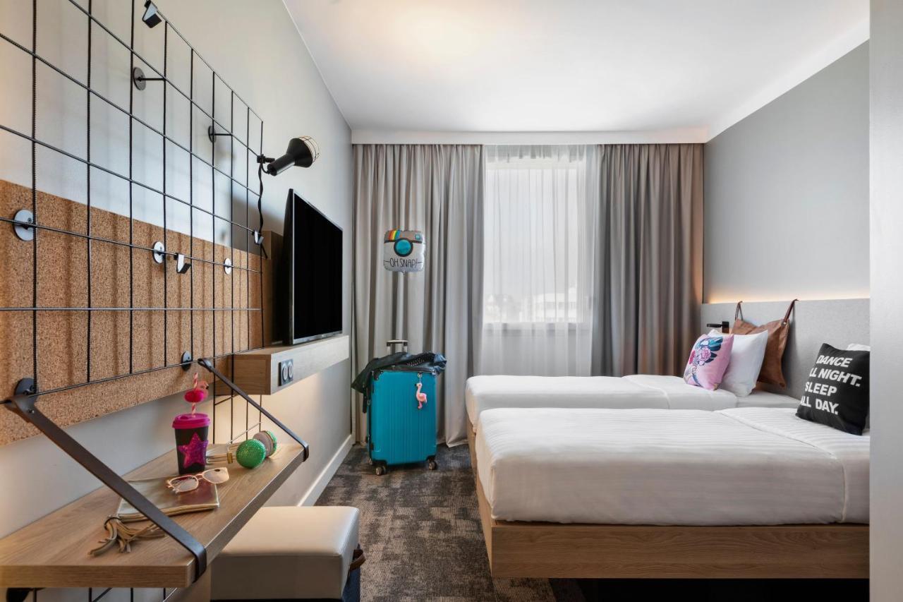 Moxy Amiens Hotel Exterior photo